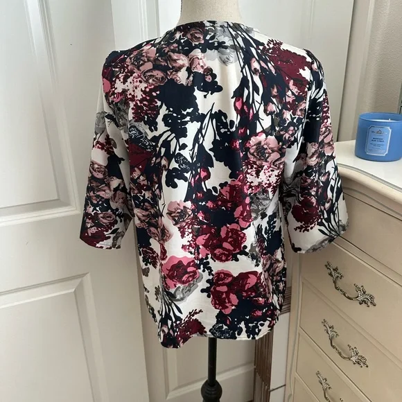 Floral Sheer kimono Top - Picture 2 of 3